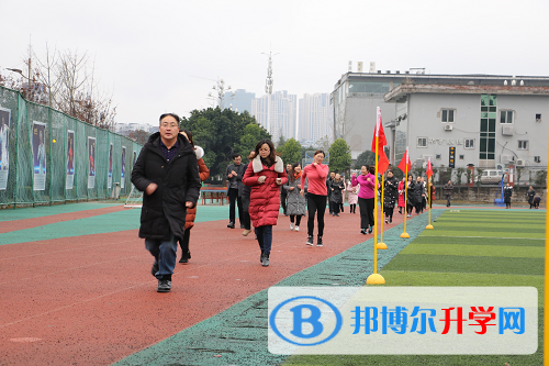 櫛風(fēng)沐雨強(qiáng)筋骨，砥礪前行鑄輝煌