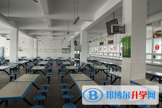 重慶華鎣中學(xué)校2022年宿舍條件